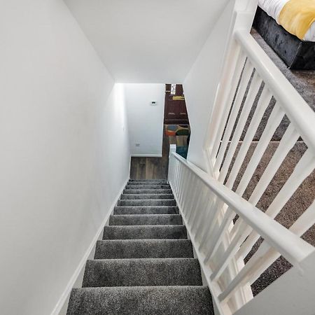 Lovely House In Dagenham / Barking With Free Parking, Wifi & Garden Exterior foto